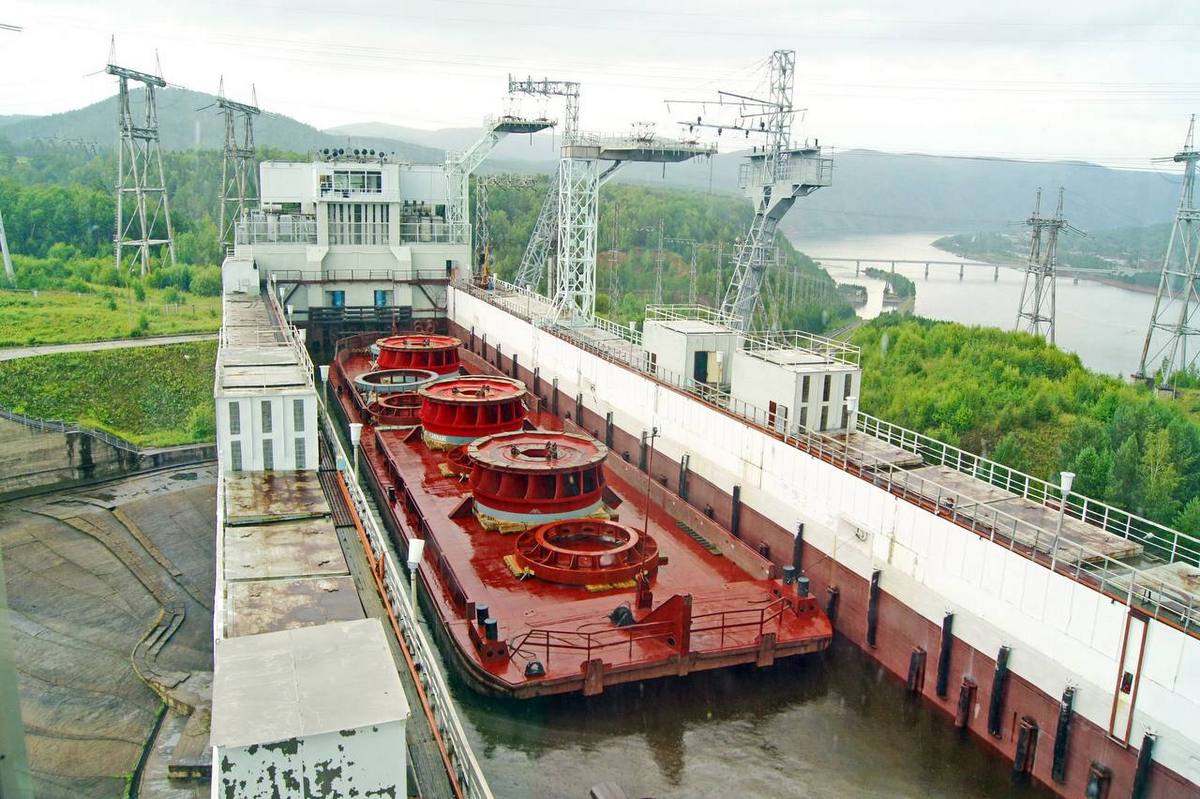 A barge in the lower harbour